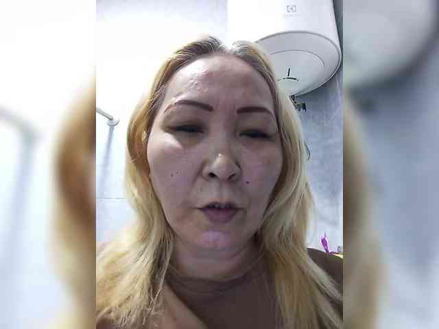 Qweentis Live Webcam on BongaCams