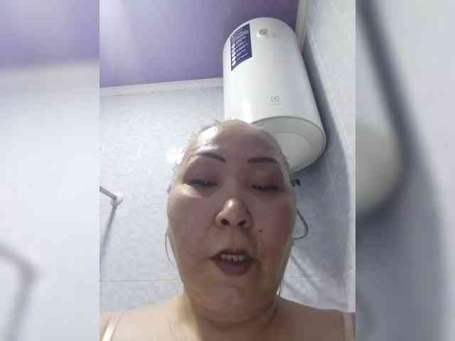 F_L_I_R_T_I_N_G webcam