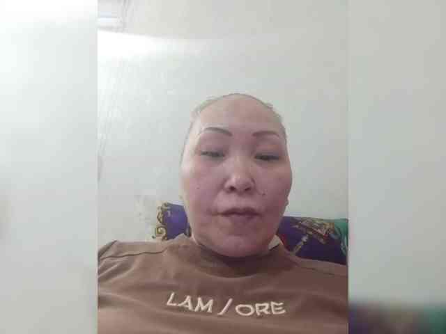 F_L_I_R_T_I_N_G webcam