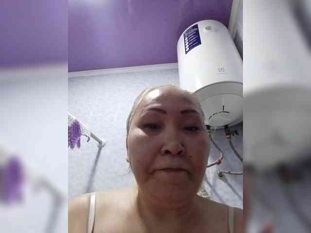 F_L_I_R_T_I_N_G webcam