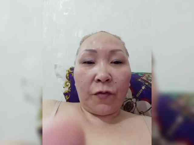 F_L_I_R_T_I_N_G webcam