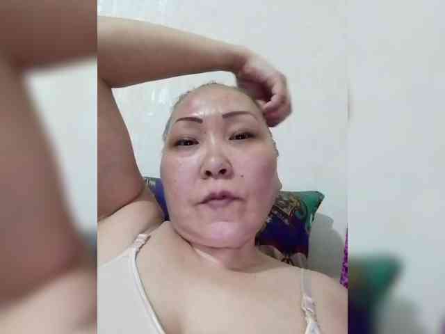 F_L_I_R_T_I_N_G webcam