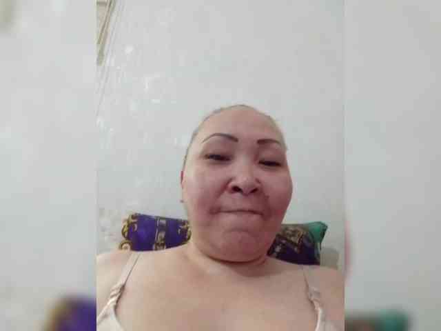F_L_I_R_T_I_N_G webcam