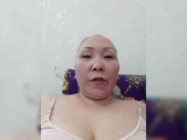F_L_I_R_T_I_N_G webcam