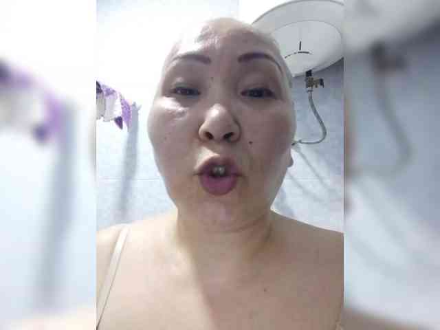 F_L_I_R_T_I_N_G webcam