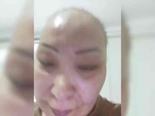 F_L_I_R_T_I_N_G webcam