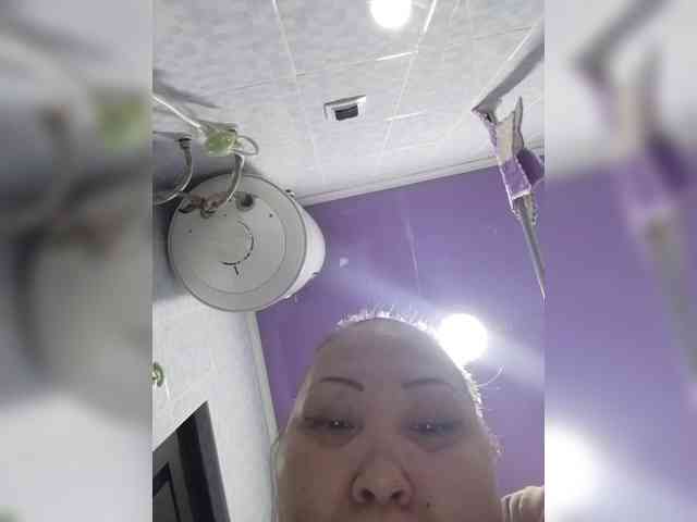 F_L_I_R_T_I_N_G webcam