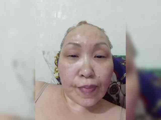 F_L_I_R_T_I_N_G webcam