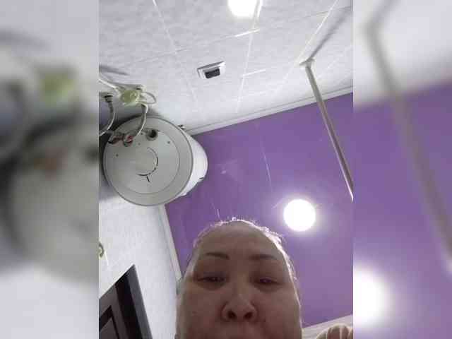 F_L_I_R_T_I_N_G webcam