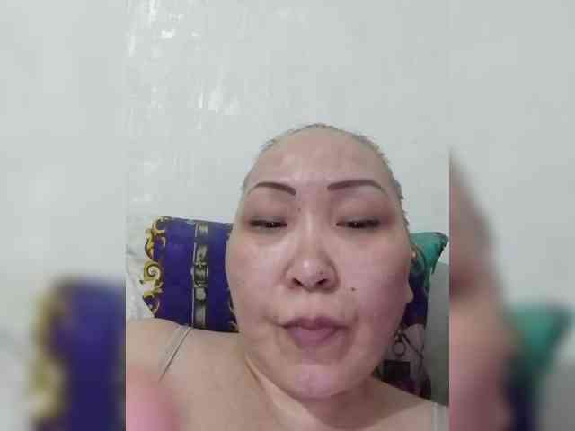 F_L_I_R_T_I_N_G webcam