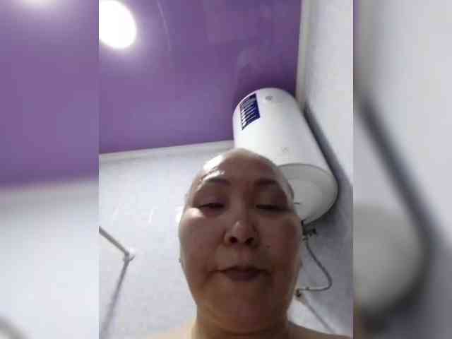 F_L_I_R_T_I_N_G webcam