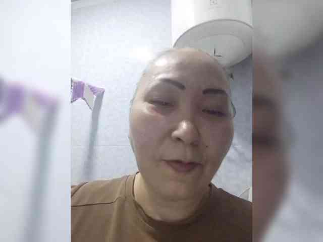 F_L_I_R_T_I_N_G webcam