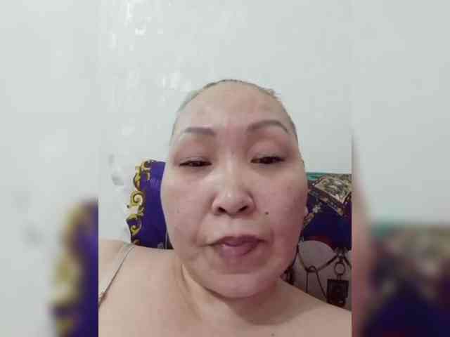F_L_I_R_T_I_N_G webcam