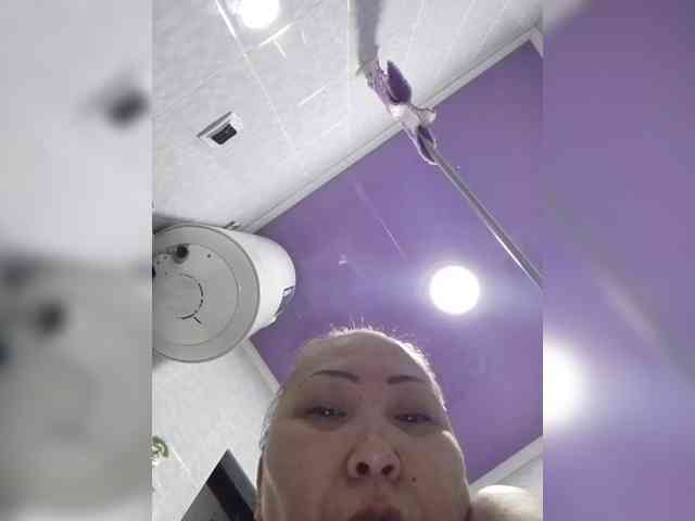 F_L_I_R_T_I_N_G webcam