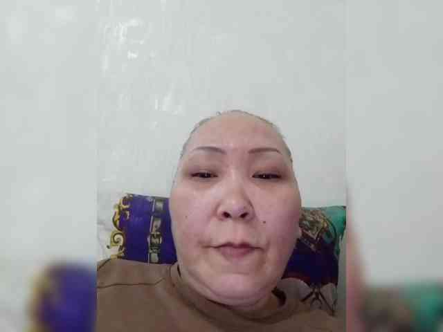 F_L_I_R_T_I_N_G webcam