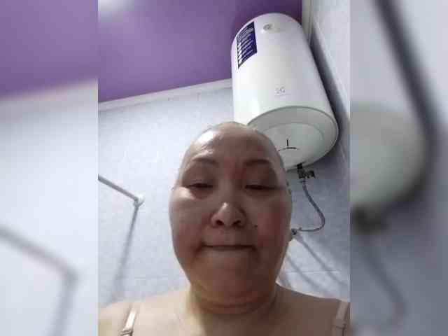 F_L_I_R_T_I_N_G webcam