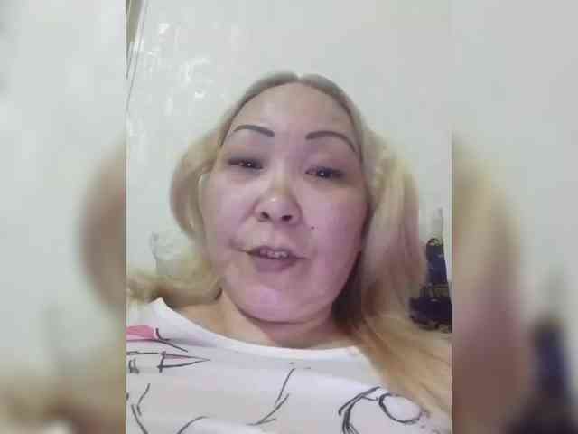 Qweentis Live Webcam on BongaCams