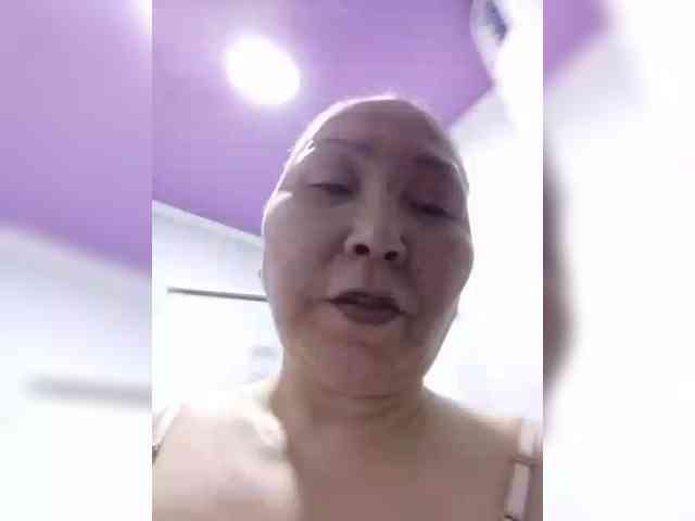 F_L_I_R_T_I_N_G webcam