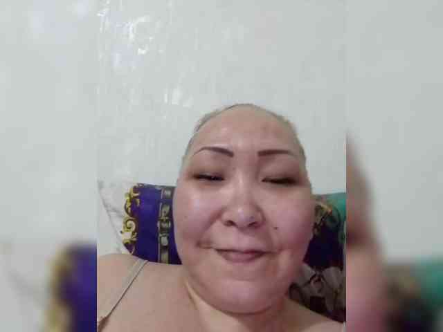 F_L_I_R_T_I_N_G webcam