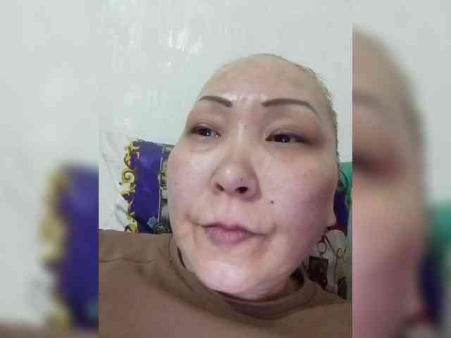 F_L_I_R_T_I_N_G webcam