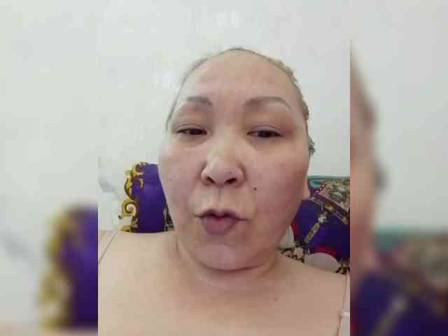 F_L_I_R_T_I_N_G webcam