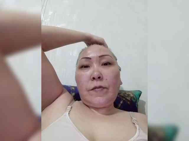 F_L_I_R_T_I_N_G webcam