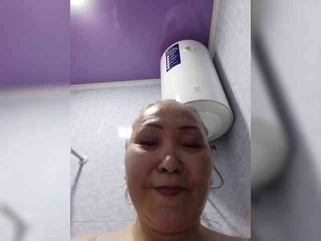 F_L_I_R_T_I_N_G webcam