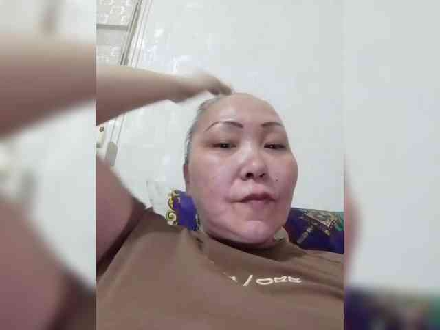 F_L_I_R_T_I_N_G webcam