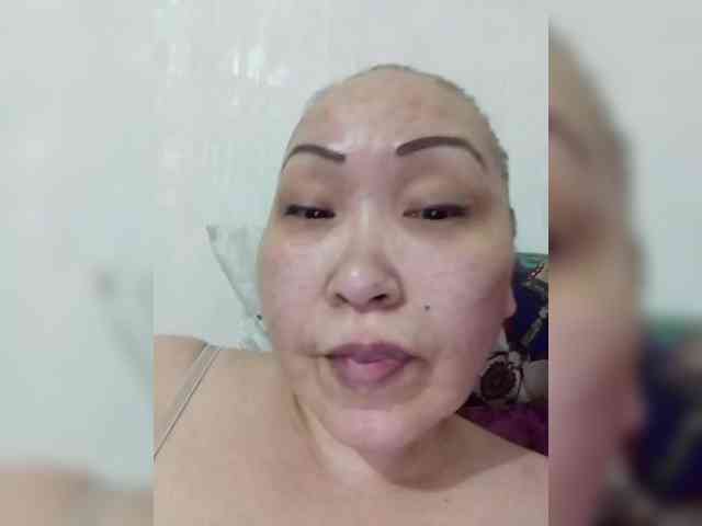 F_L_I_R_T_I_N_G webcam