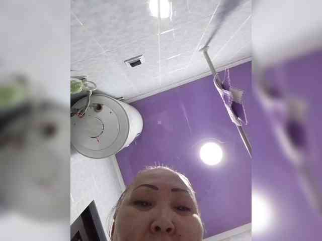 F_L_I_R_T_I_N_G webcam