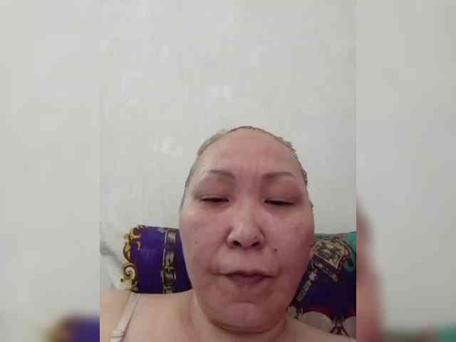 F_L_I_R_T_I_N_G webcam
