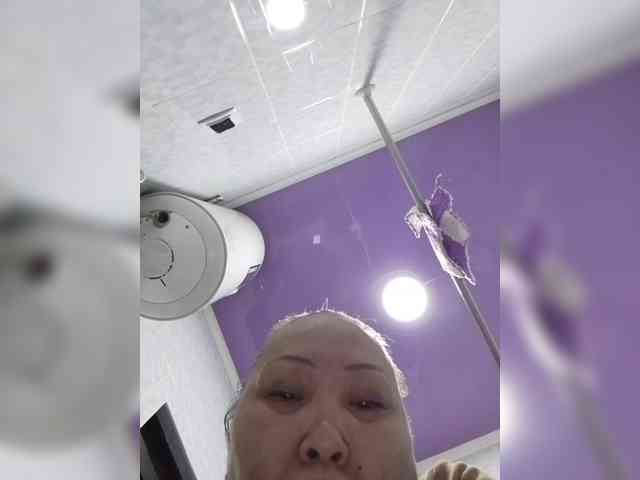 F_L_I_R_T_I_N_G webcam
