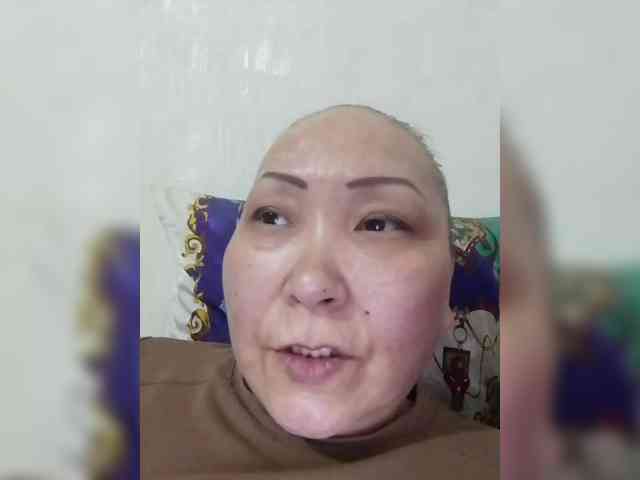 F_L_I_R_T_I_N_G webcam