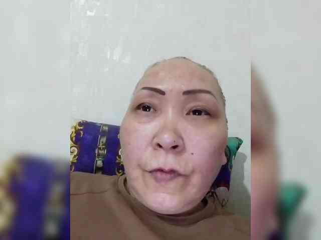 F_L_I_R_T_I_N_G webcam