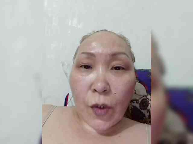 F_L_I_R_T_I_N_G webcam