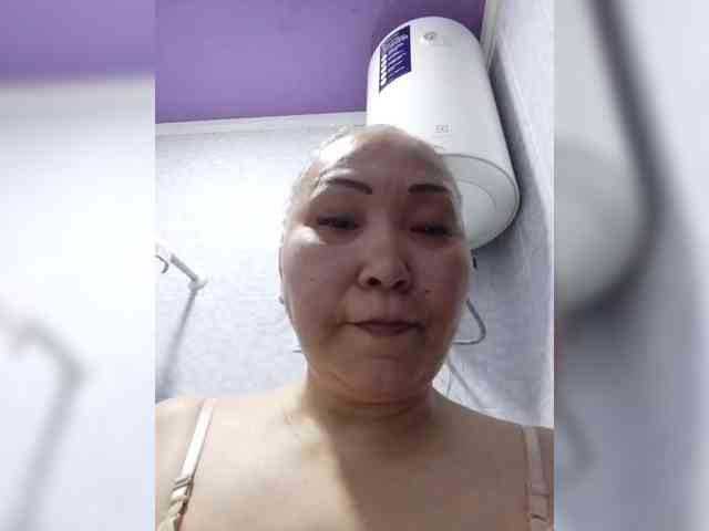 F_L_I_R_T_I_N_G webcam
