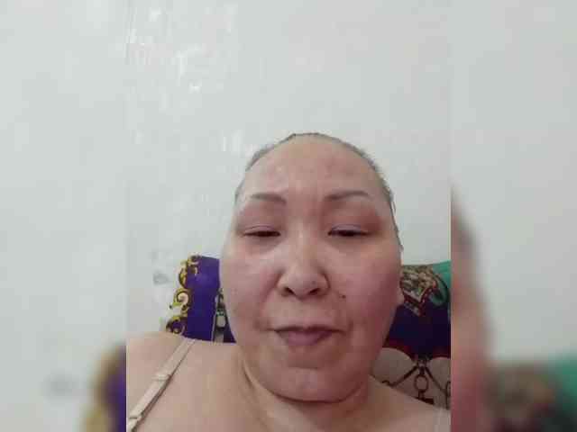 F_L_I_R_T_I_N_G webcam