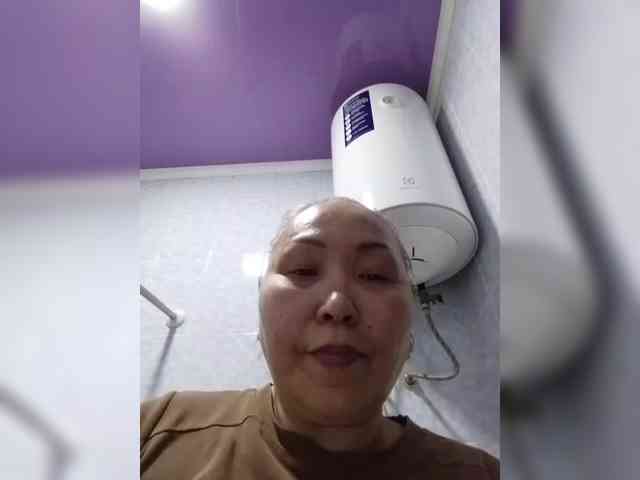 F_L_I_R_T_I_N_G webcam