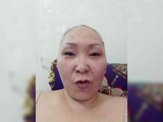 F_L_I_R_T_I_N_G webcam