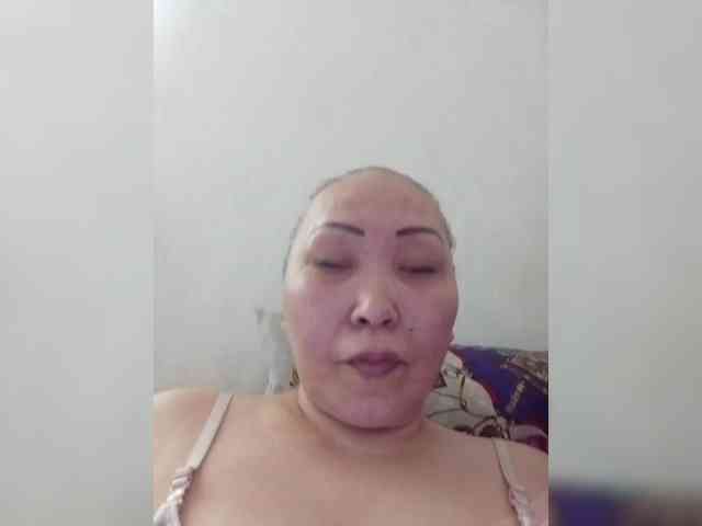 F_L_I_R_T_I_N_G webcam