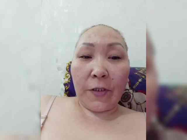 F_L_I_R_T_I_N_G webcam