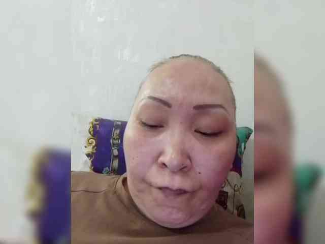 F_L_I_R_T_I_N_G webcam