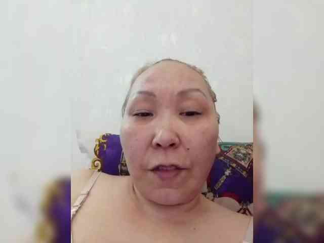 F_L_I_R_T_I_N_G webcam