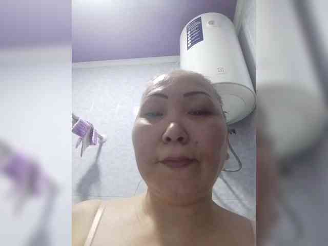 F_L_I_R_T_I_N_G webcam