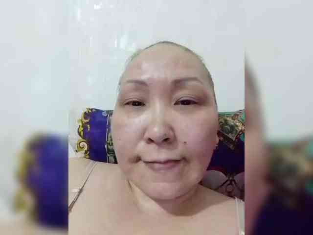 F_L_I_R_T_I_N_G webcam