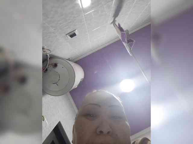F_L_I_R_T_I_N_G webcam