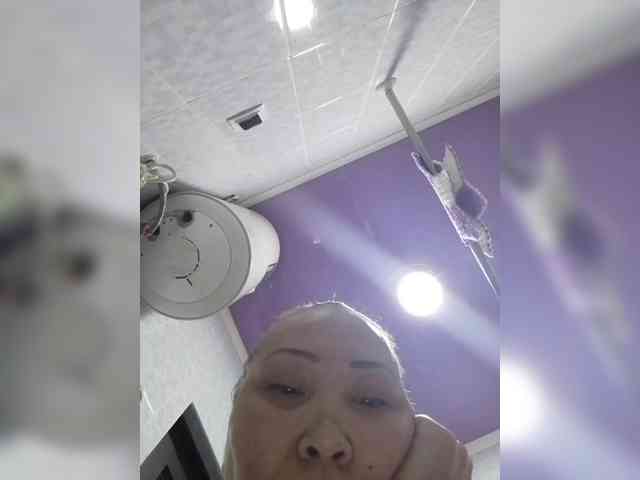 F_L_I_R_T_I_N_G webcam