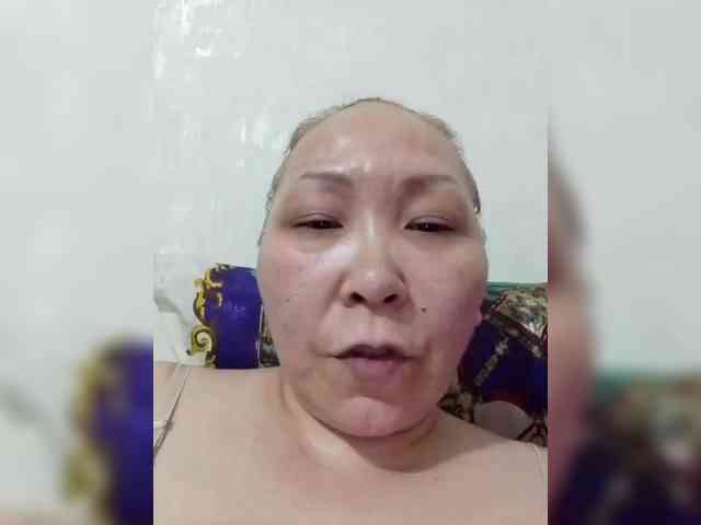 F_L_I_R_T_I_N_G webcam