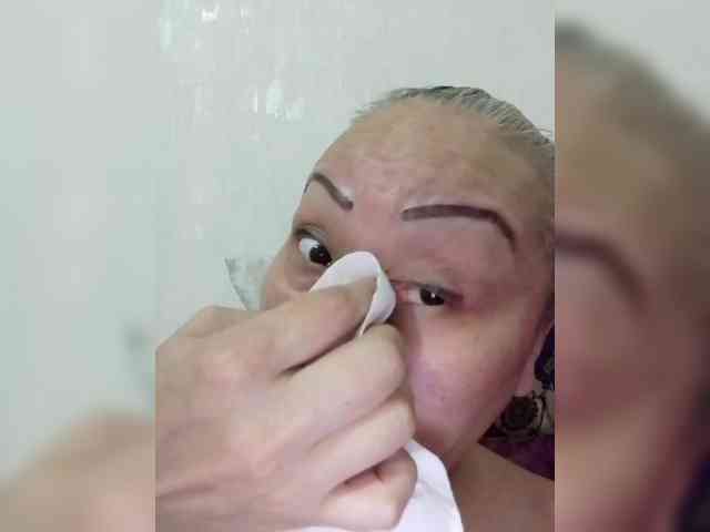 F_L_I_R_T_I_N_G webcam