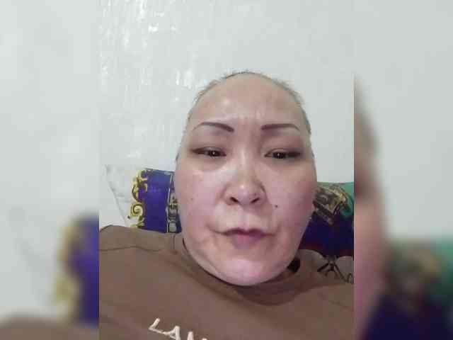 F_L_I_R_T_I_N_G webcam